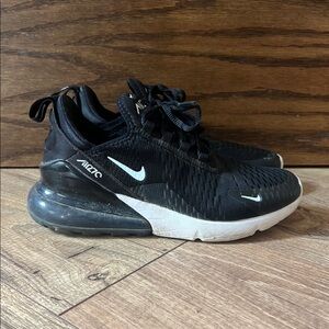 Nike Black and White Athletic Shoes with Air Max Cushioning